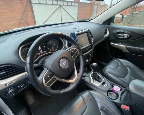 Білий Джип Cherokee, об'ємом двигуна 2.36 л та пробігом 80 тис. км за 16700 $, фото 10 на Automoto.ua