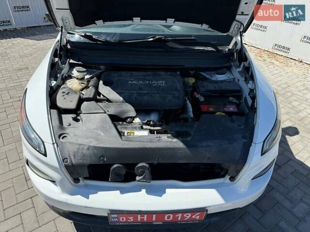 Белый Джип Чероки, объемом двигателя 2.4 л и пробегом 165 тыс. км за 8600 $, фото 6 на Automoto.ua