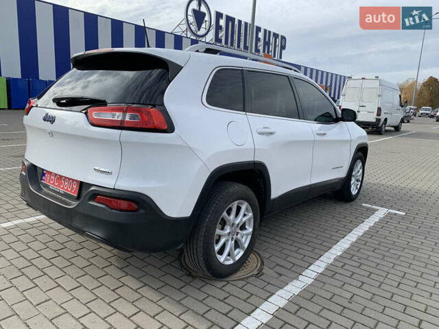 Белый Джип Чероки, объемом двигателя 2.36 л и пробегом 135 тыс. км за 12600 $, фото 5 на Automoto.ua