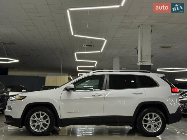 Джип Cherokee 2017 у Миколаєві на Automoto.ua Білий Джип Cherokee, об'ємом двигуна 2.36 л та пробігом 107 тис. км за 12999 $, фото 14 на Automoto.ua