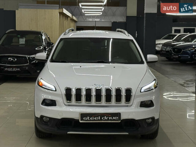 Белый Джип Чероки, объемом двигателя 2.36 л и пробегом 107 тыс. км за 12699 $, фото 2 на Automoto.ua