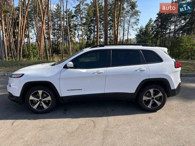 Белый Джип Чероки, объемом двигателя 2.36 л и пробегом 104 тыс. км за 14700 $, фото 8 на Automoto.ua