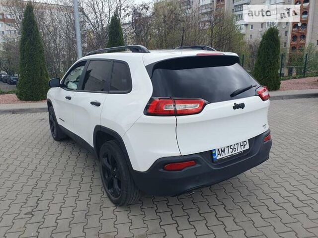 Білий Джип Cherokee, об'ємом двигуна 2.36 л та пробігом 115 тис. км за 14200 $, фото 6 на Automoto.ua