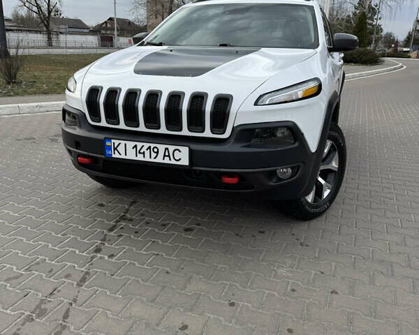 Белый Джип Чероки, объемом двигателя 2.4 л и пробегом 85 тыс. км за 15500 $, фото 1 на Automoto.ua