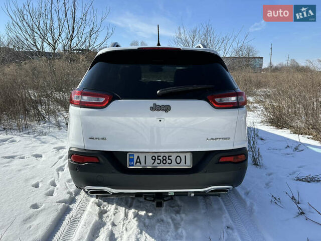 Белый Джип Чероки, объемом двигателя 3.2 л и пробегом 115 тыс. км за 16000 $, фото 3 на Automoto.ua