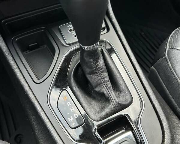 Белый Джип Чероки, объемом двигателя 2.36 л и пробегом 127 тыс. км за 17400 $, фото 24 на Automoto.ua