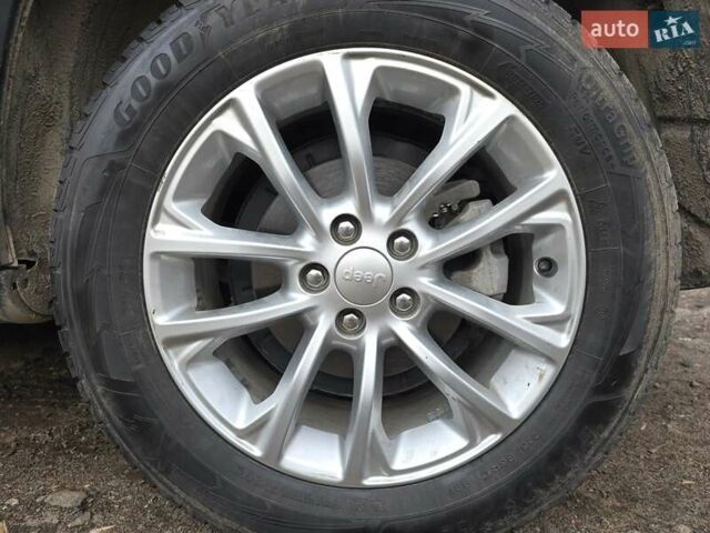 Білий Джип Cherokee, об'ємом двигуна 2.36 л та пробігом 56 тис. км за 14500 $, фото 32 на Automoto.ua