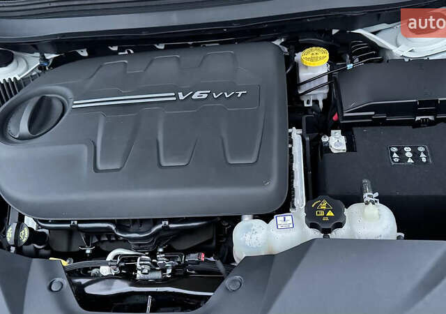 Білий Джип Cherokee, об'ємом двигуна 3.24 л та пробігом 102 тис. км за 22000 $, фото 15 на Automoto.ua