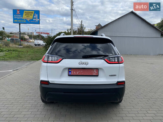Білий Джип Cherokee, об'ємом двигуна 2.36 л та пробігом 149 тис. км за 13800 $, фото 4 на Automoto.ua