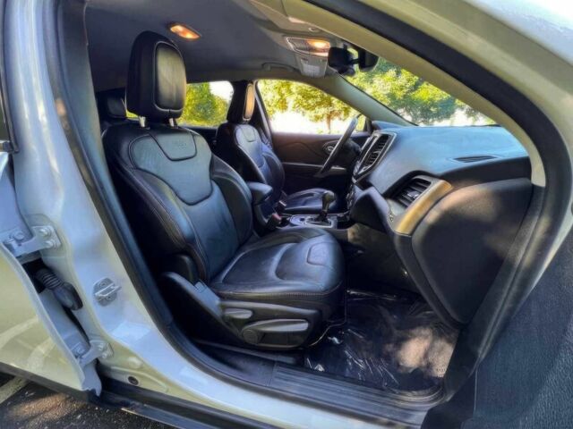 Белый Джип Чероки, объемом двигателя 3.2 л и пробегом 36 тыс. км за 12100 $, фото 8 на Automoto.ua