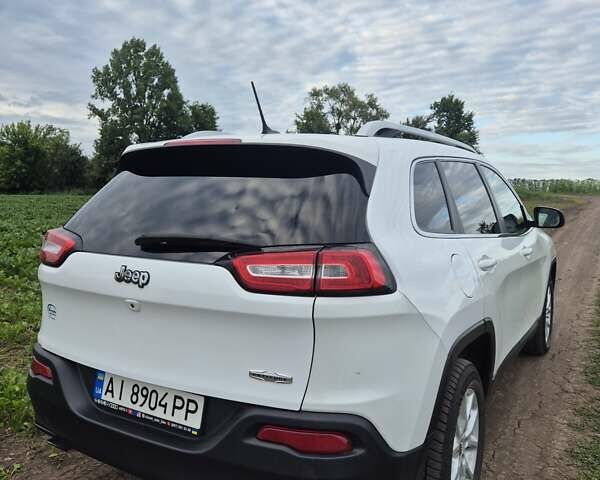 Білий Джип Cherokee, об'ємом двигуна 2.36 л та пробігом 210 тис. км за 12500 $, фото 6 на Automoto.ua