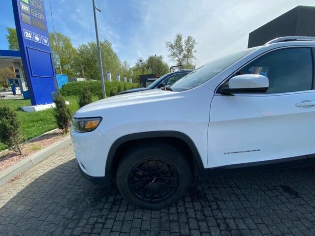 Білий Джип Cherokee, об'ємом двигуна 2.4 л та пробігом 141 тис. км за 18500 $, фото 1 на Automoto.ua