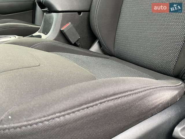 Білий Джип Cherokee, об'ємом двигуна 2.36 л та пробігом 149 тис. км за 13800 $, фото 36 на Automoto.ua