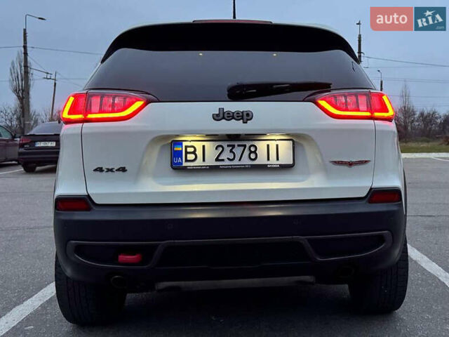 Білий Джип Cherokee, об'ємом двигуна 3.24 л та пробігом 102 тис. км за 22000 $, фото 6 на Automoto.ua