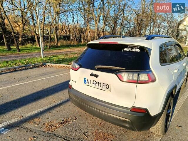 Білий Джип Cherokee, об'ємом двигуна 2.36 л та пробігом 171 тис. км за 15600 $, фото 3 на Automoto.ua