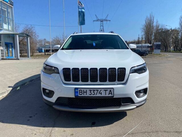 Білий Джип Cherokee, об'ємом двигуна 0.24 л та пробігом 43 тис. км за 20300 $, фото 1 на Automoto.ua