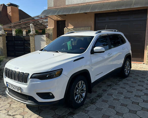 Белый Джип Чероки, объемом двигателя 2.4 л и пробегом 145 тыс. км за 16500 $, фото 2 на Automoto.ua