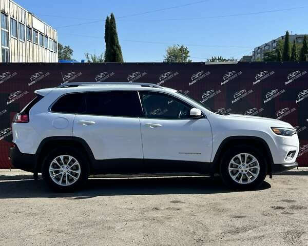 Білий Джип Cherokee, об'ємом двигуна 2.36 л та пробігом 101 тис. км за 17300 $, фото 3 на Automoto.ua