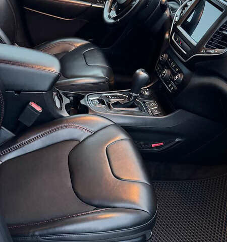 Білий Джип Cherokee, об'ємом двигуна 3.24 л та пробігом 102 тис. км за 22000 $, фото 11 на Automoto.ua