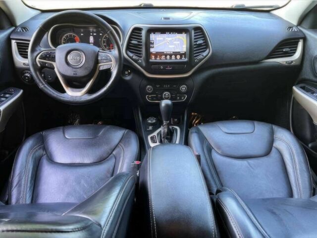 Белый Джип Чероки, объемом двигателя 3.2 л и пробегом 36 тыс. км за 12100 $, фото 7 на Automoto.ua