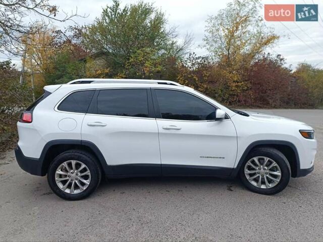 Белый Джип Чероки, объемом двигателя 2.36 л и пробегом 188 тыс. км за 14250 $, фото 5 на Automoto.ua