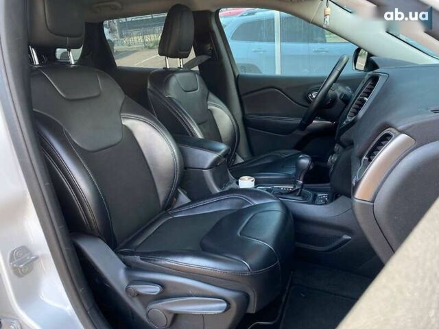 Белый Джип Чероки, объемом двигателя 2.4 л и пробегом 79 тыс. км за 15900 $, фото 7 на Automoto.ua