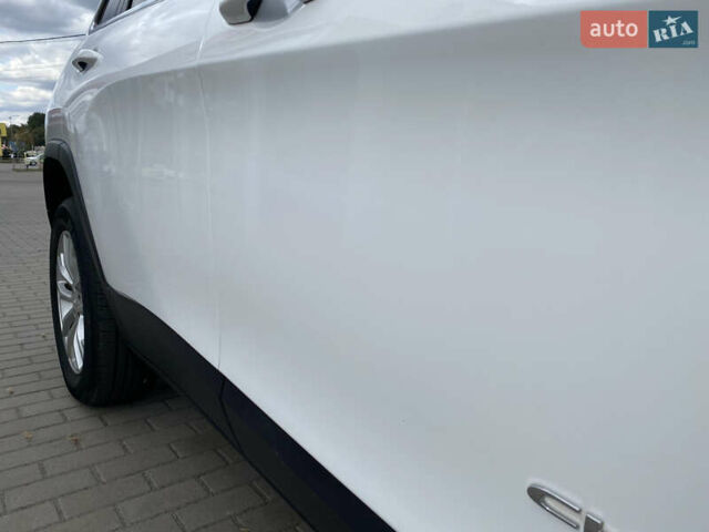 Білий Джип Cherokee, об'ємом двигуна 2.36 л та пробігом 149 тис. км за 13800 $, фото 13 на Automoto.ua