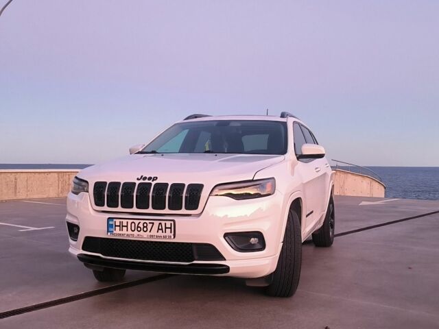 Белый Джип Чероки, объемом двигателя 3.2 л и пробегом 69 тыс. км за 19999 $, фото 1 на Automoto.ua