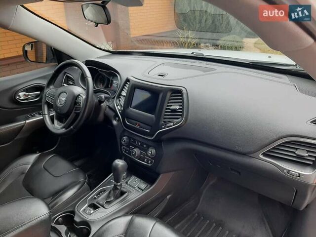 Білий Джип Cherokee, об'ємом двигуна 3.2 л та пробігом 90 тис. км за 17900 $, фото 14 на Automoto.ua