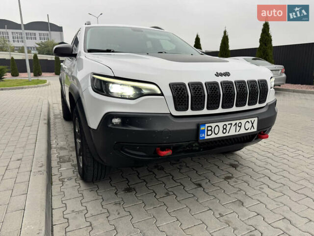 Білий Джип Cherokee, об'ємом двигуна 3.24 л та пробігом 125 тис. км за 18500 $, фото 1 на Automoto.ua