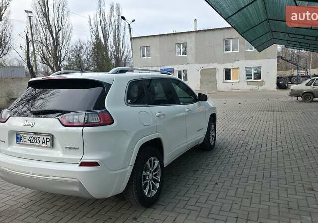 Белый Джип Чероки, объемом двигателя 2.36 л и пробегом 137 тыс. км за 16000 $, фото 10 на Automoto.ua