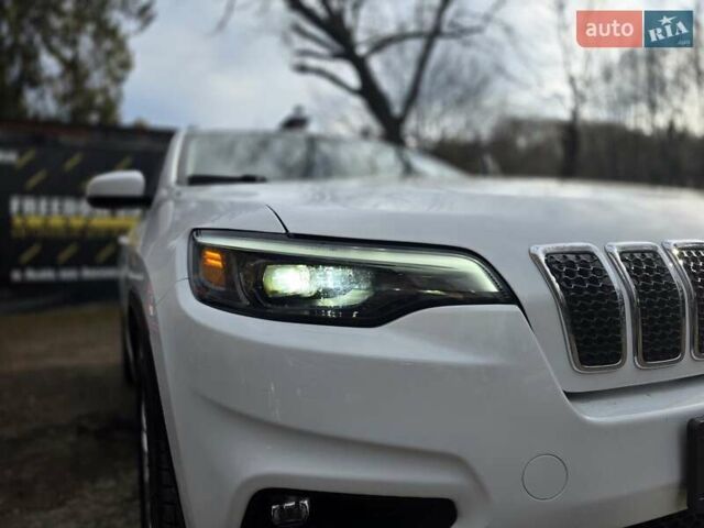 Білий Джип Cherokee, об'ємом двигуна 2.36 л та пробігом 56 тис. км за 14500 $, фото 11 на Automoto.ua