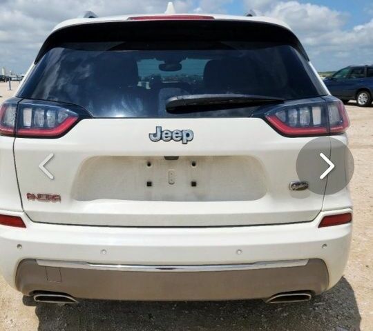 Білий Джип Cherokee, об'ємом двигуна 3.2 л та пробігом 69 тис. км за 18000 $, фото 2 на Automoto.ua