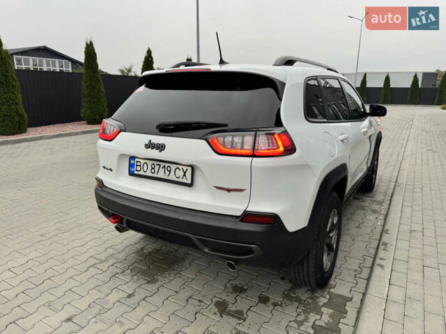 Білий Джип Cherokee, об'ємом двигуна 3.24 л та пробігом 125 тис. км за 18500 $, фото 8 на Automoto.ua