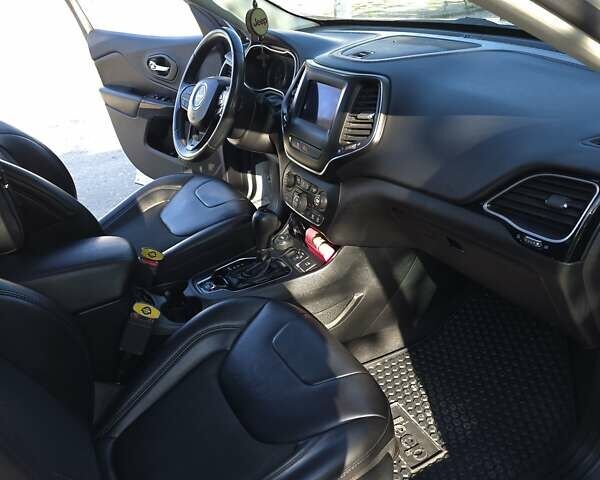 Белый Джип Чероки, объемом двигателя 2.36 л и пробегом 76 тыс. км за 19300 $, фото 6 на Automoto.ua