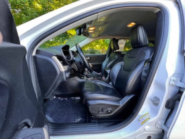 Белый Джип Чероки, объемом двигателя 3.2 л и пробегом 36 тыс. км за 12100 $, фото 9 на Automoto.ua