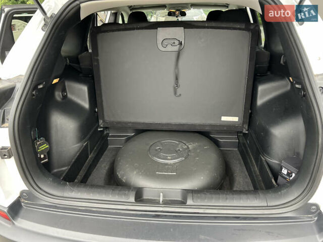 Джип Чероки 2018 в Хмельницком на Automoto.ua Белый Джип Чероки, объемом двигателя 2.36 л и пробегом 165 тыс. км за 19000 $, фото 5 на Automoto.ua