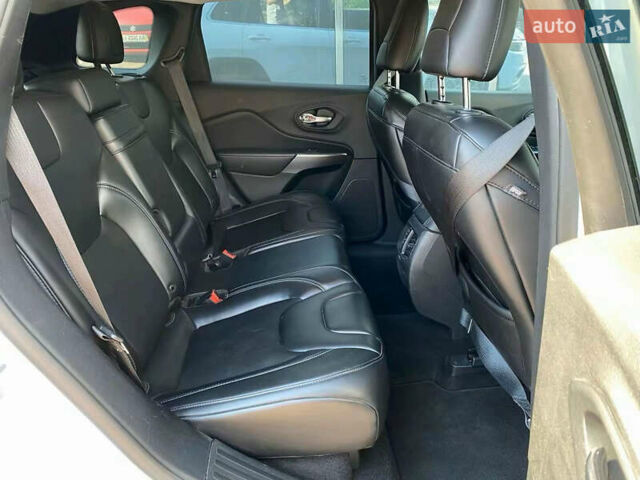 Білий Джип Cherokee, об'ємом двигуна 2.4 л та пробігом 79 тис. км за 15400 $, фото 20 на Automoto.ua