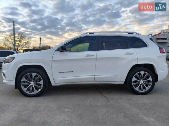 Білий Джип Cherokee, об'ємом двигуна 2 л та пробігом 75 тис. км за 22999 $, фото 3 на Automoto.ua