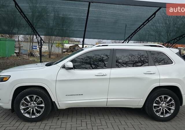 Белый Джип Чероки, объемом двигателя 2.36 л и пробегом 137 тыс. км за 16000 $, фото 7 на Automoto.ua