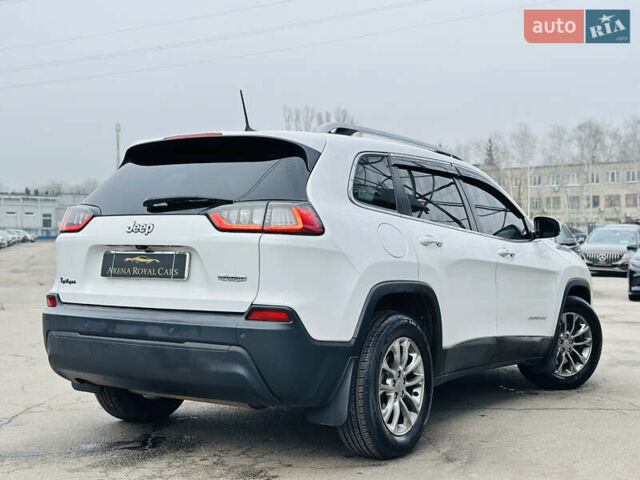 Білий Джип Cherokee, об'ємом двигуна 2.36 л та пробігом 150 тис. км за 17900 $, фото 1 на Automoto.ua