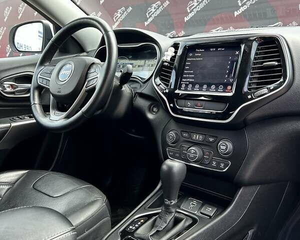 Белый Джип Чероки, объемом двигателя 2.36 л и пробегом 127 тыс. км за 17400 $, фото 35 на Automoto.ua