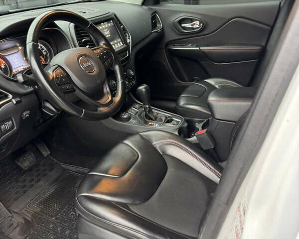 Білий Джип Cherokee, об'ємом двигуна 3.24 л та пробігом 125 тис. км за 18500 $, фото 26 на Automoto.ua