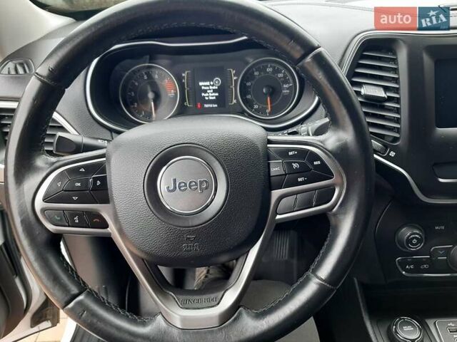Білий Джип Cherokee, об'ємом двигуна 3.2 л та пробігом 90 тис. км за 17900 $, фото 15 на Automoto.ua