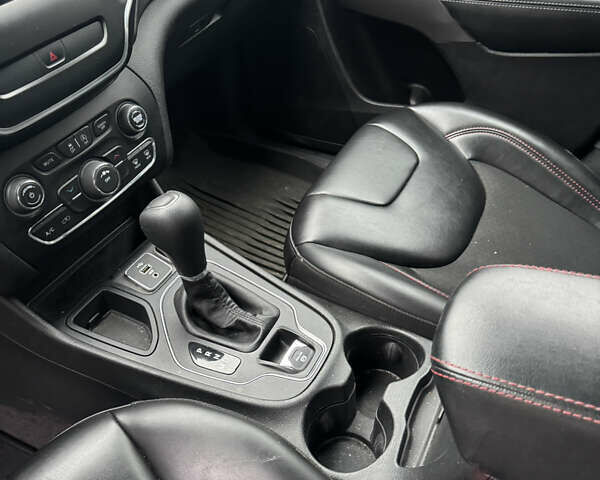 Белый Джип Чероки, объемом двигателя 3.24 л и пробегом 41 тыс. км за 14850 $, фото 13 на Automoto.ua