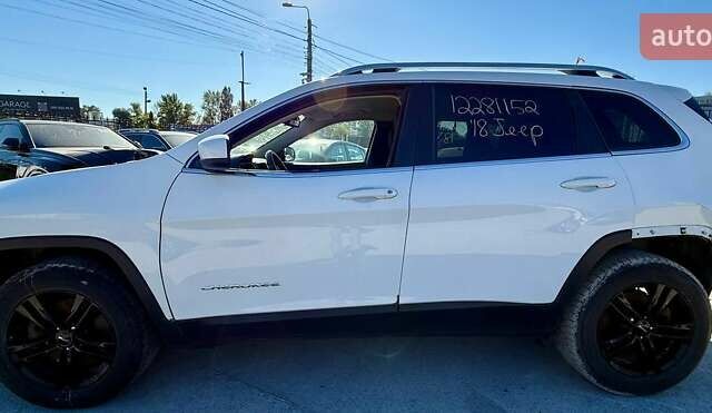 Білий Джип Cherokee, об'ємом двигуна 3.24 л та пробігом 87 тис. км за 9400 $, фото 4 на Automoto.ua