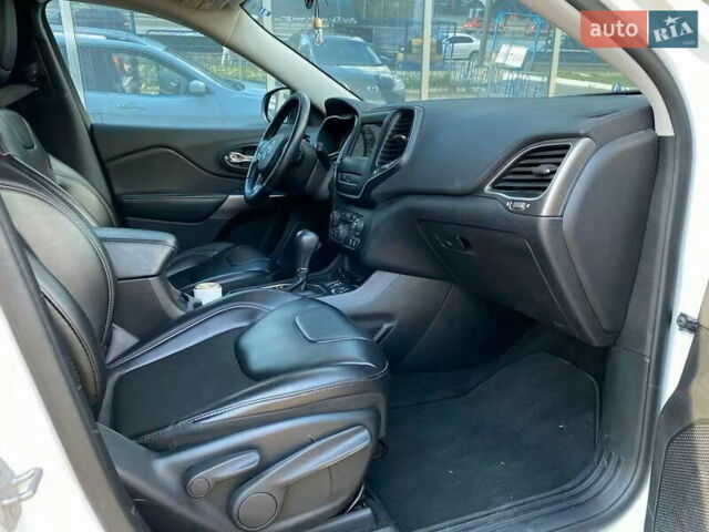 Білий Джип Cherokee, об'ємом двигуна 2.4 л та пробігом 79 тис. км за 15400 $, фото 17 на Automoto.ua