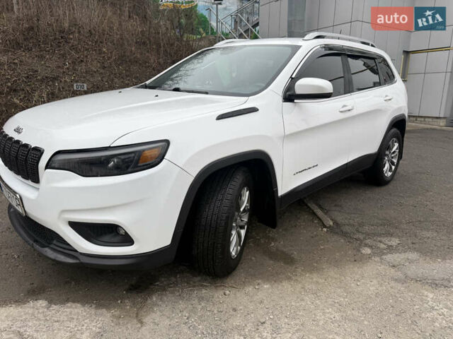 Белый Джип Чероки, объемом двигателя 2.36 л и пробегом 145 тыс. км за 15300 $, фото 1 на Automoto.ua