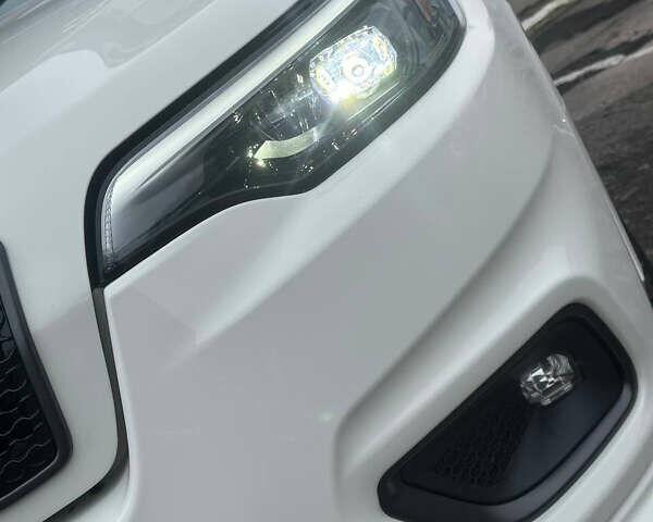 Белый Джип Чероки, объемом двигателя 3.24 л и пробегом 115 тыс. км за 17300 $, фото 3 на Automoto.ua