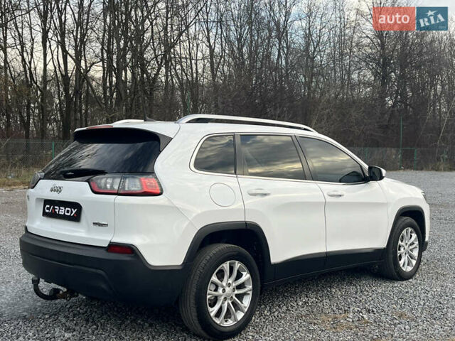 Белый Джип Чероки, объемом двигателя 2.36 л и пробегом 73 тыс. км за 15900 $, фото 5 на Automoto.ua